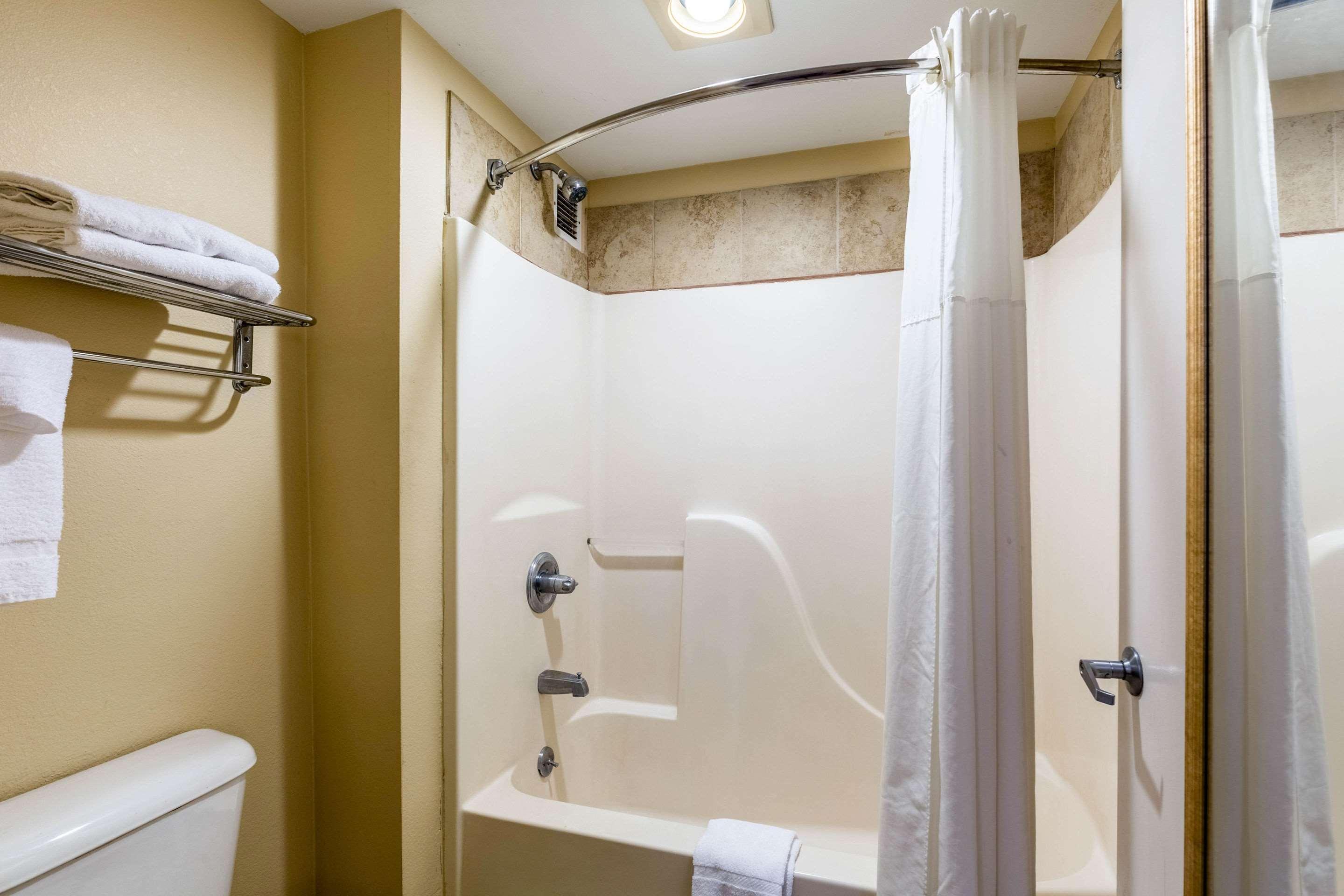 Quality Inn Alexandria Eksteriør billede