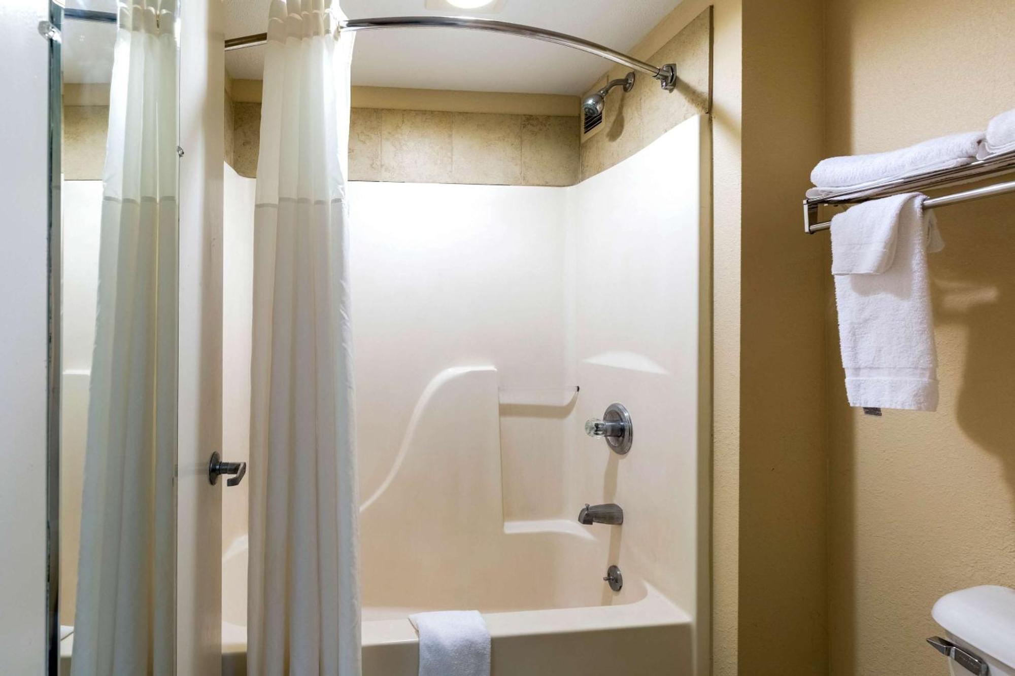 Quality Inn Alexandria Eksteriør billede