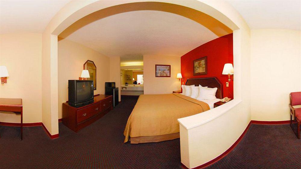 Quality Inn Alexandria Eksteriør billede